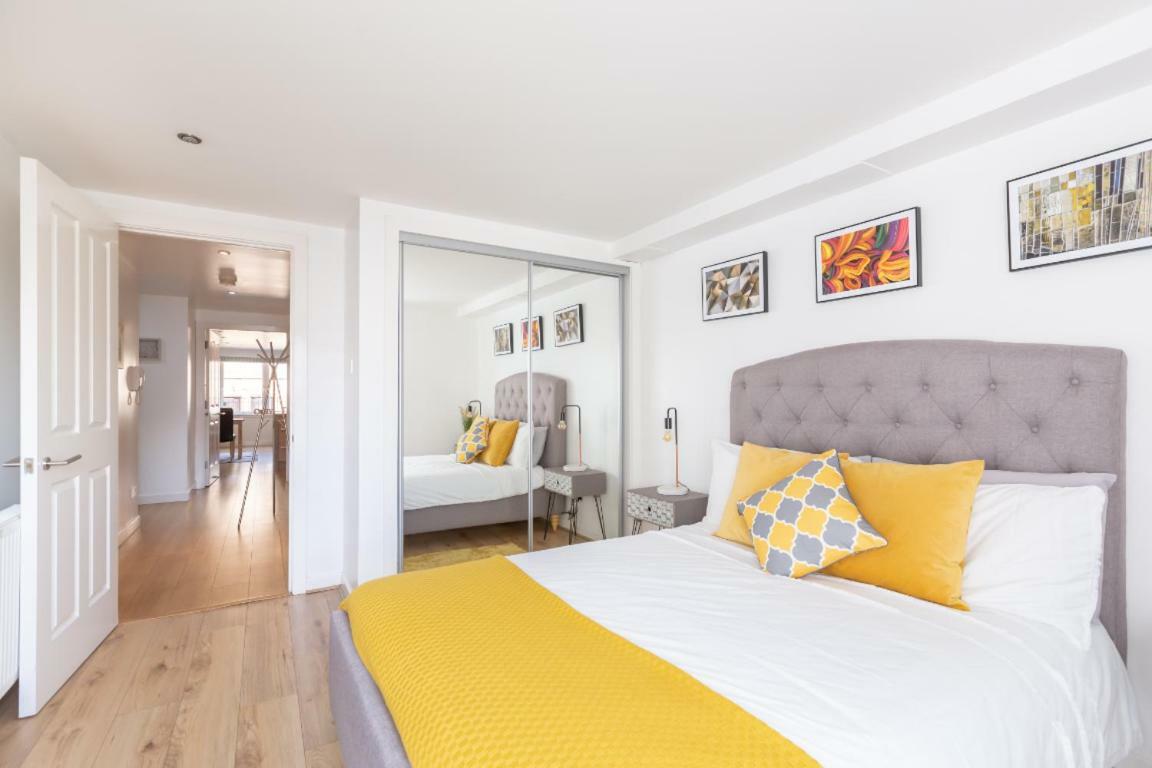 Апартаменты Cosy In Quiet City-centre With Car Park