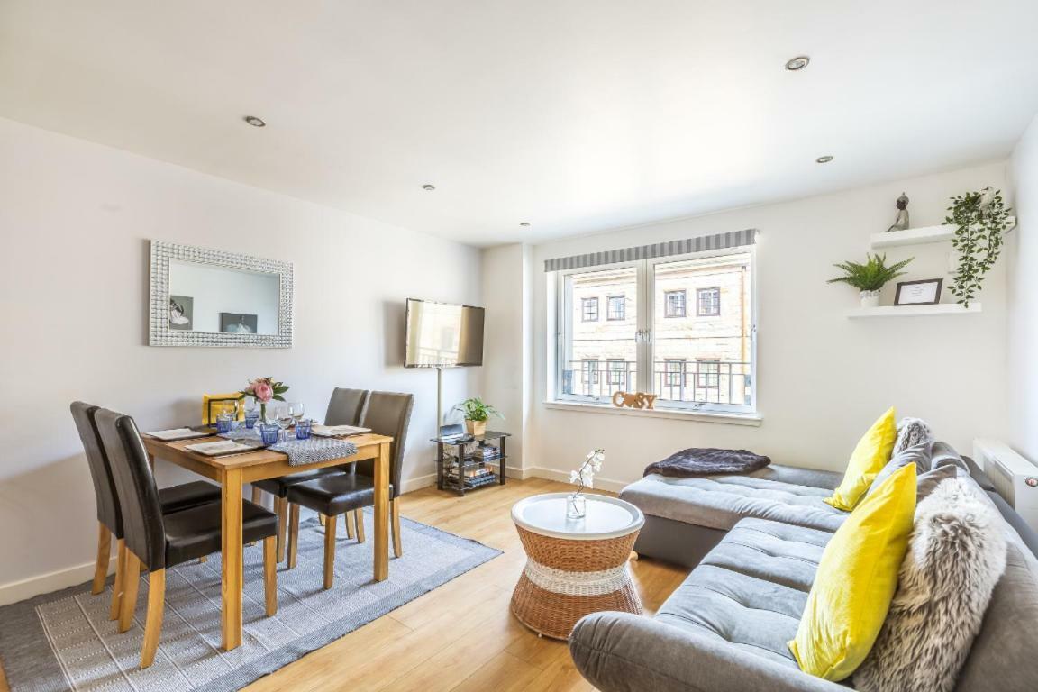 Апартаменты Cosy In Quiet City-centre With Car Park Глазго